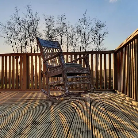 Private 2 Bed Timber Frame House With Hot Tub