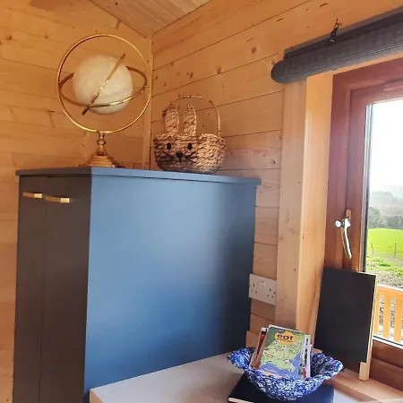 Private 2 Bed Timber Frame House With Hot Tub * Gorey